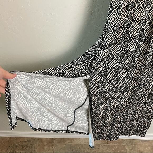 Torrid Ditsy Tribal Print Maxi Super Soft Slit Dress 2X NWT 40360865 Maxi Dress - Picture 7 of 15